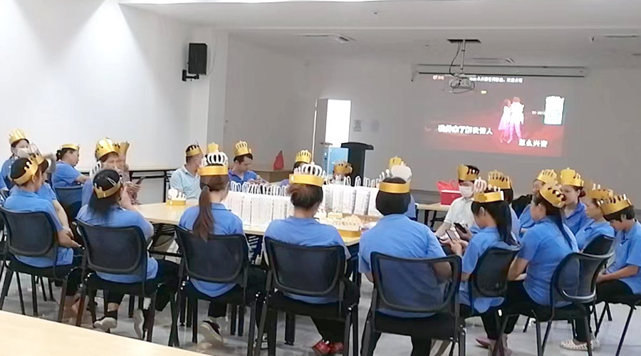 歡聚一堂 溫暖相伴！金環(huán)電器舉辦9月員工生日會(huì)